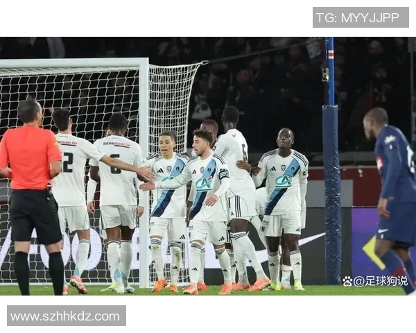 中超激战巴黎圣日耳曼与马竞平局红牌事件引发全场热议与争议