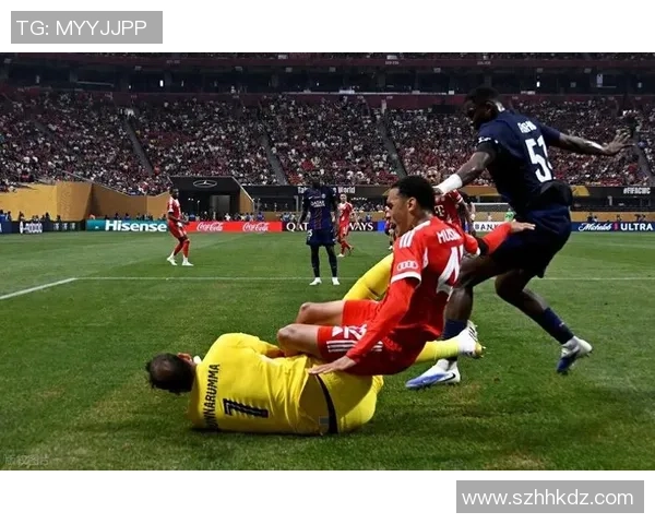 足总杯激战巴黎圣日耳曼与拜仁战平补时进球引发全场狂欢与转会传闻